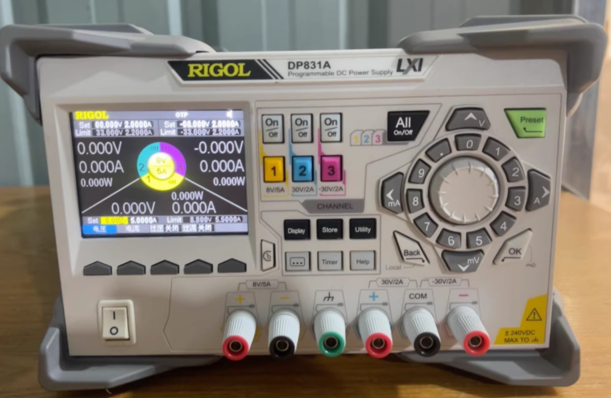 Linear Dc Power Supply Triple Output - 1 szt. Rigol DP831A Potrójny Programowalny